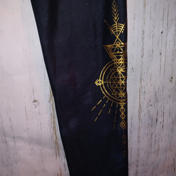 Sol and Mane Leggings - Picture 2 of 9